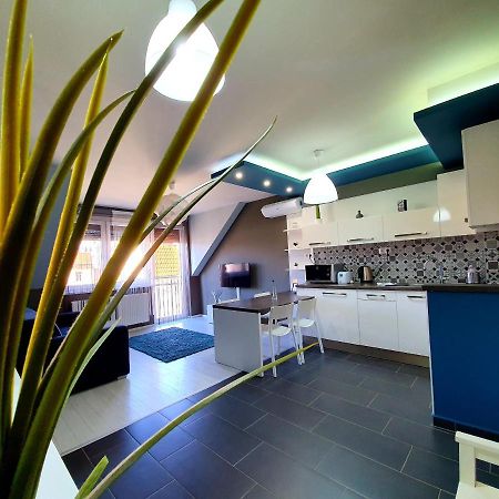 Intro Apartman Sarvar Bagian luar foto