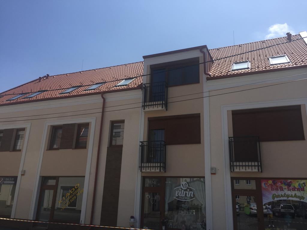 Intro Apartman Sarvar Bagian luar foto