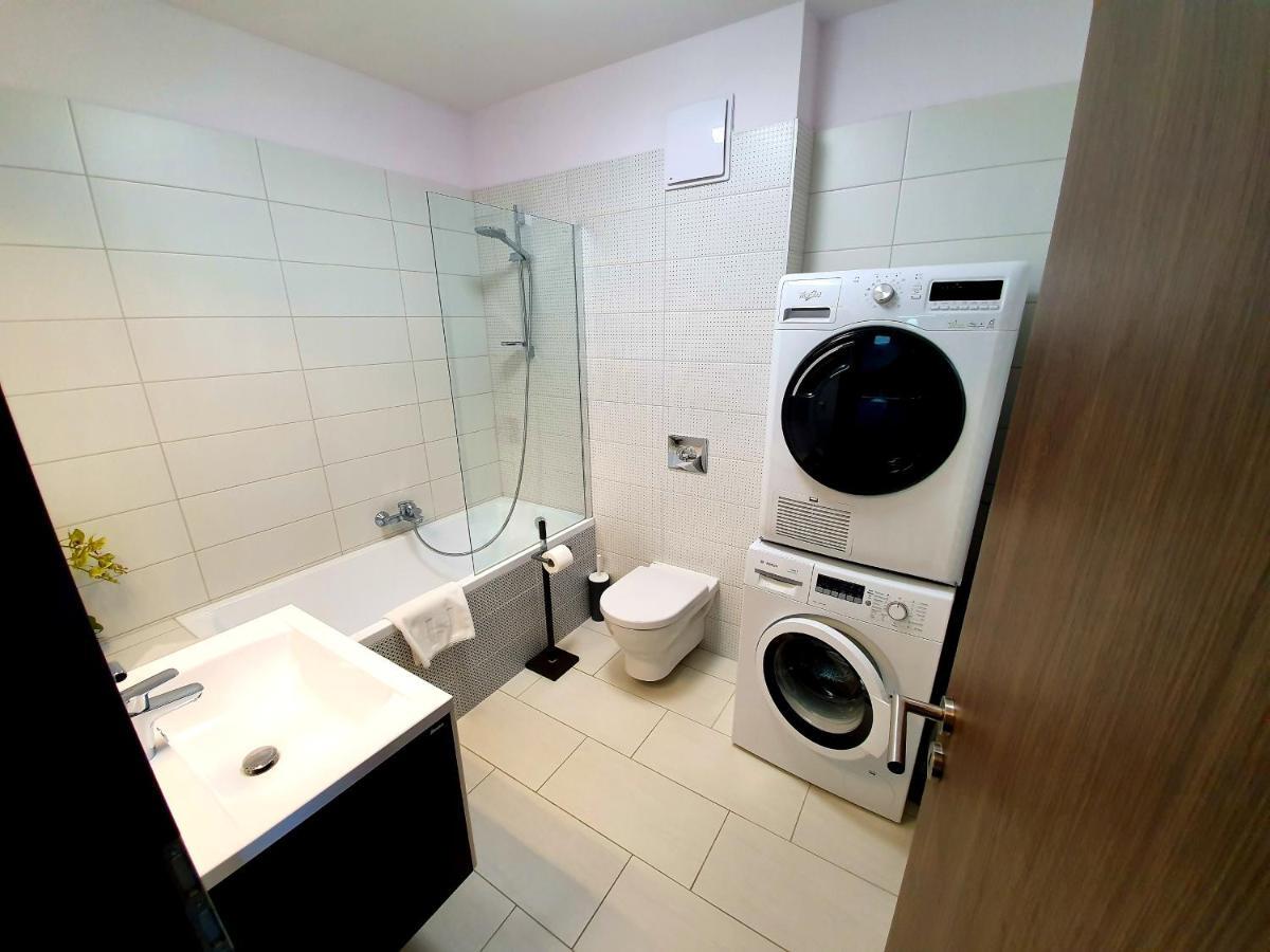 Intro Apartman Sarvar Bagian luar foto
